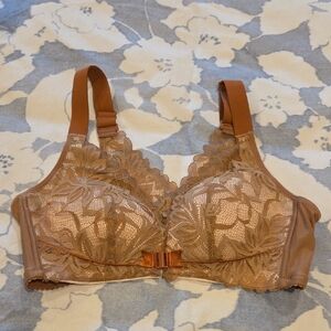 Elegant Lace Women's Bra in Tan